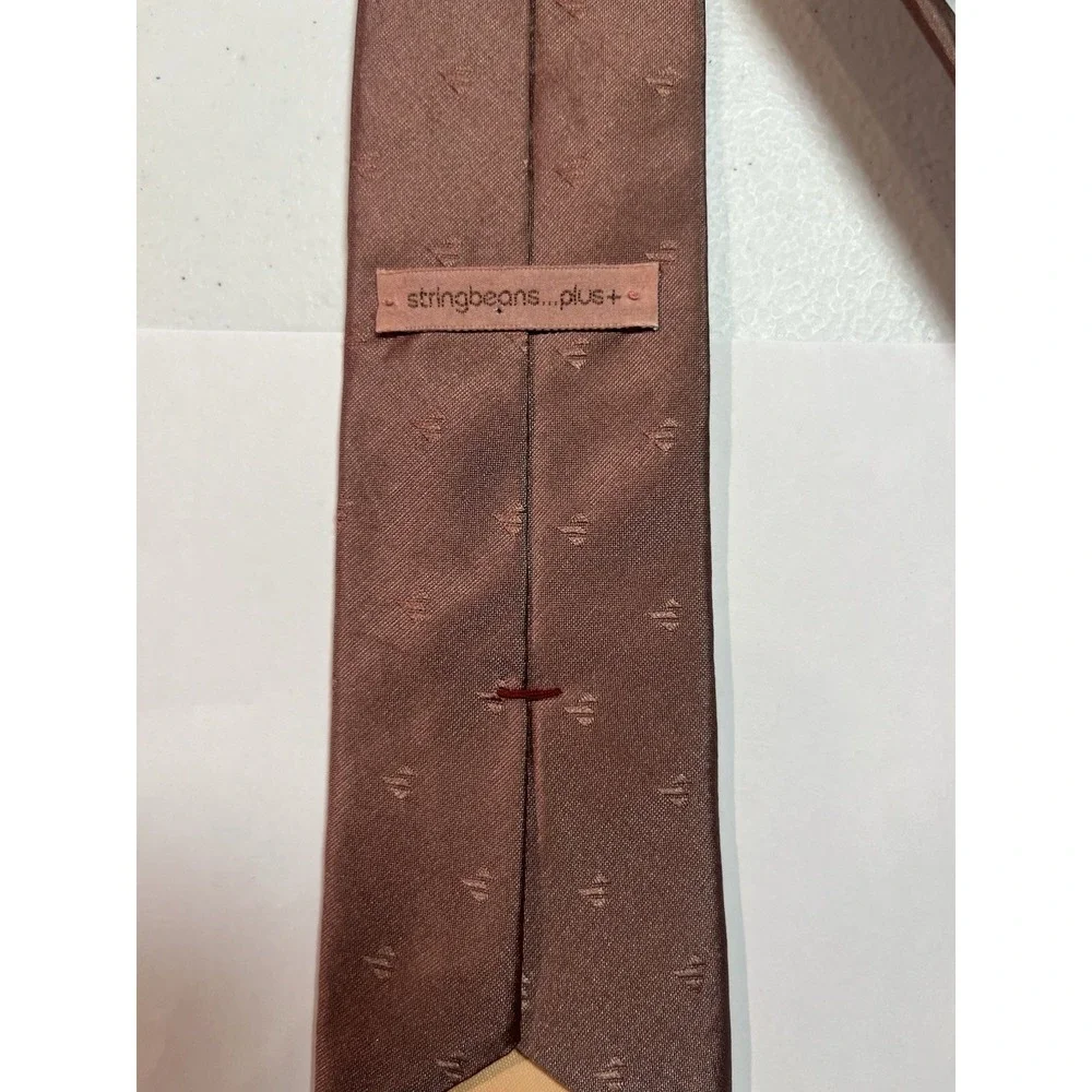 2 Men's Ties. Van Heusen Stain‎ Resistant Silk. Stringbeans Plus Satin. Nice